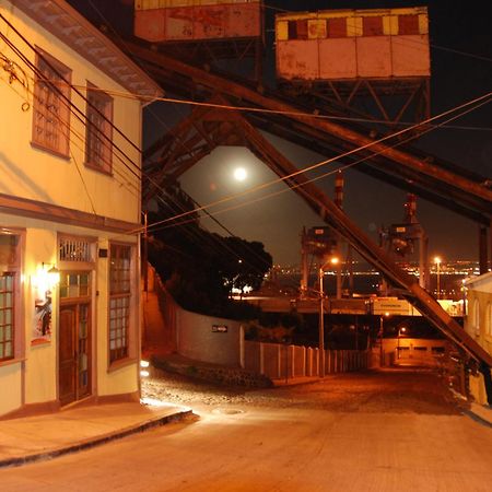 Hostal Recuerdos De Familia Valparaíso Dış mekan fotoğraf